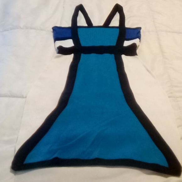 Clothes - Picture 2 of 3